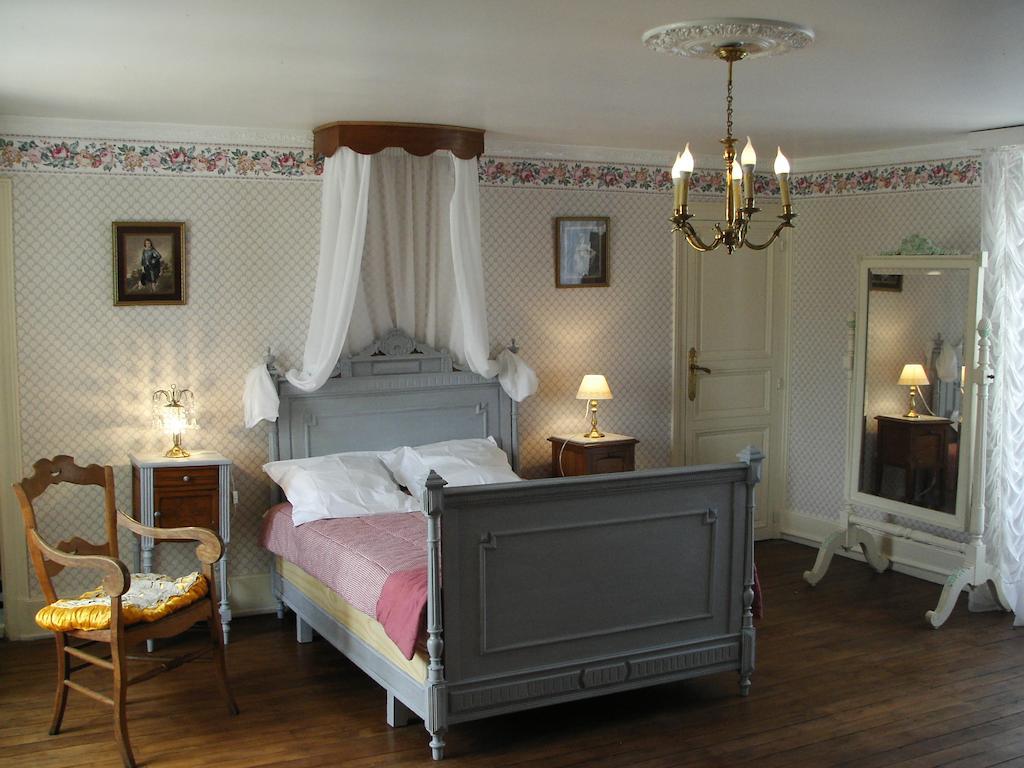 La Tourelle Des Echelles Bed and Breakfast Lésigny Δωμάτιο φωτογραφία